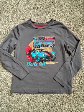 Roots & Threads Kids Long Sleeve Urban Sports Detroit, MI, Size XS (5)